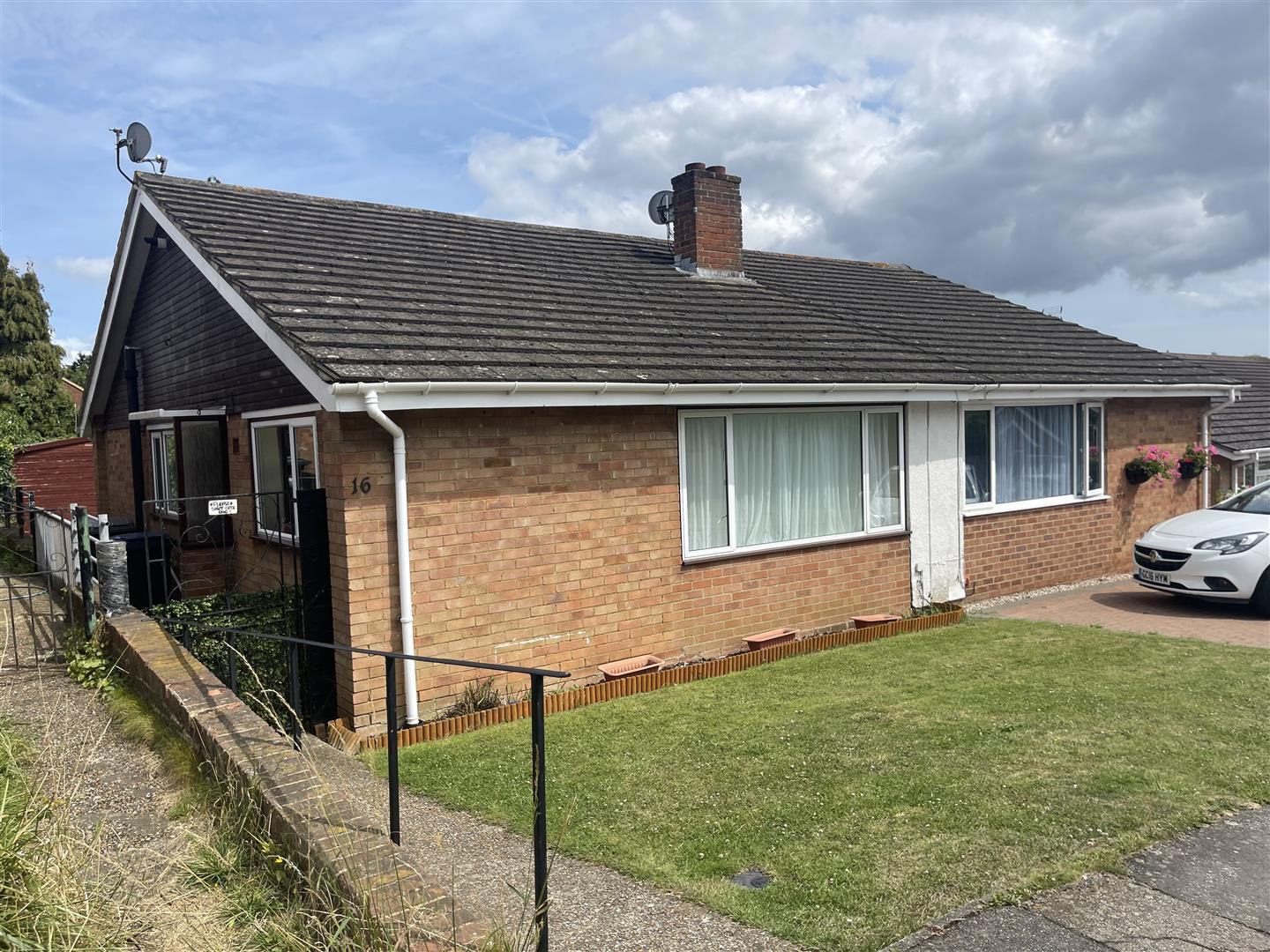 Semi-Detached Bungalow Main Photo