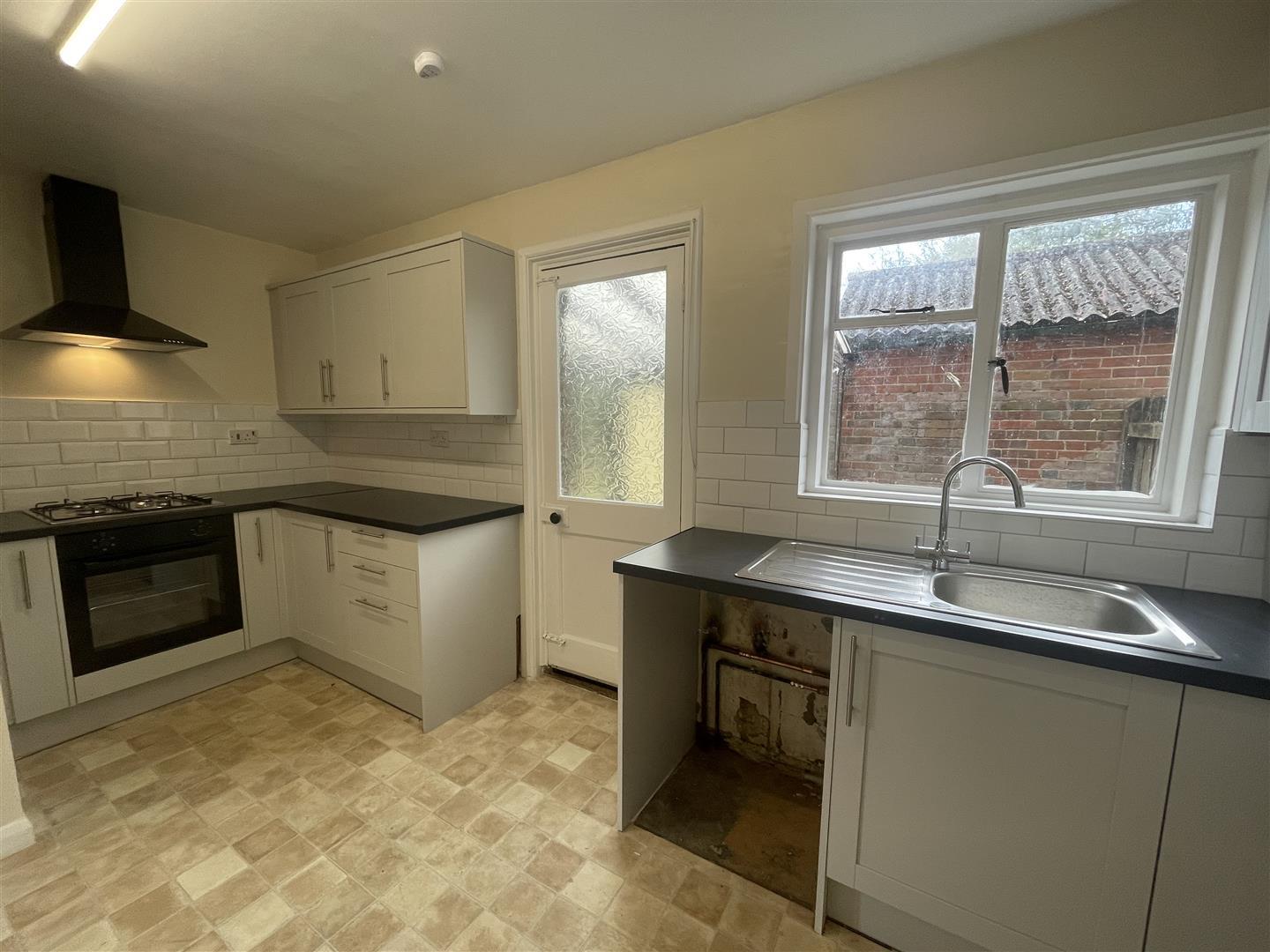 Semi-Detached House Photo 3