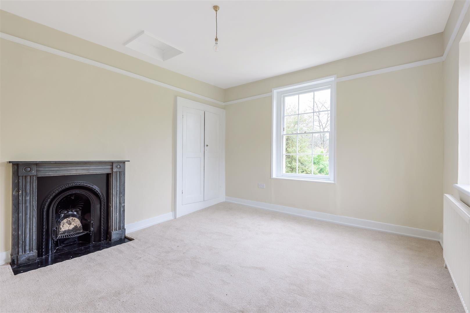 Detached House Photo 1