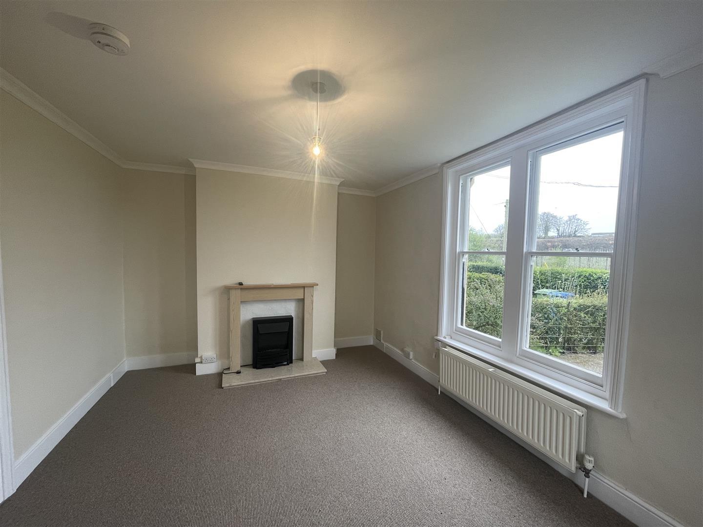 Semi-Detached House Photo 2